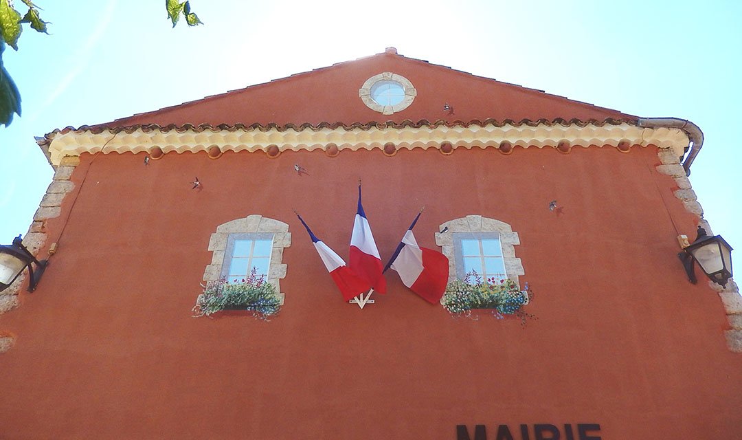 Peinture mairie Ste Anastasie Liberté guidant le peuple fenetres